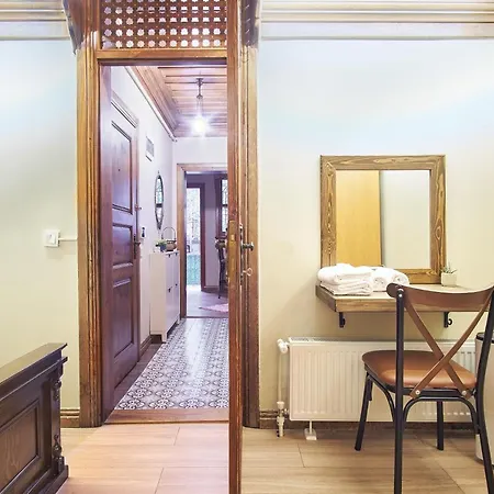 公寓 Cozy With A Private Garden, Full Flat *