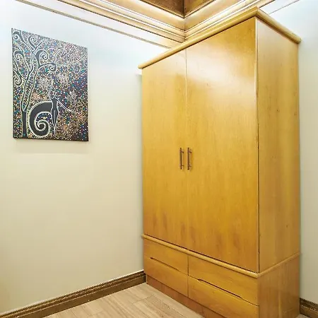 公寓 Cozy With A Private Garden, Full Flat *