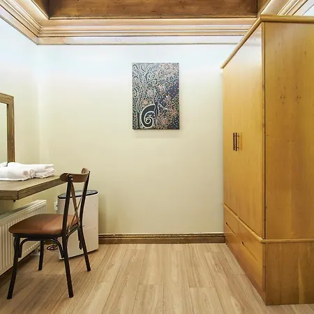 Daire Cozy With A Private Garden, Full Flat *
