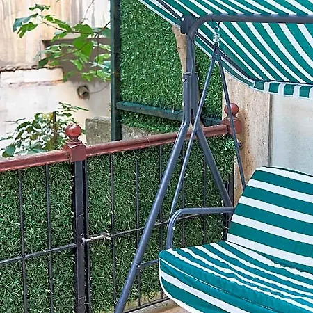 Апартаменты Cozy With A Private Garden, Full Flat Стамбул