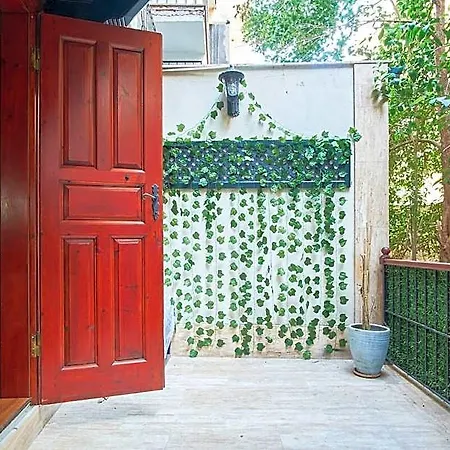 Апартаменты Cozy With A Private Garden, Full Flat *