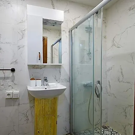 Cozy With A Private Garden, Full Flat Апартаменты *