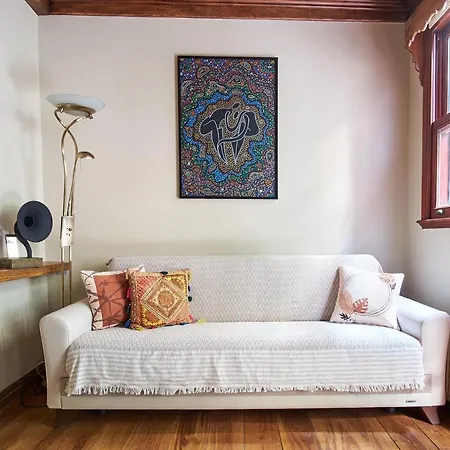 Cozy With A Private Garden, Full Flat