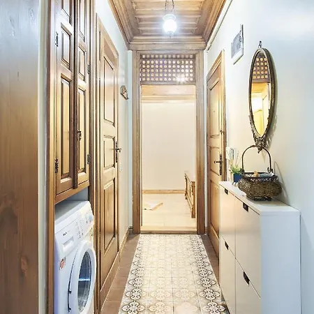 Cozy With A Private Garden, Full Flat