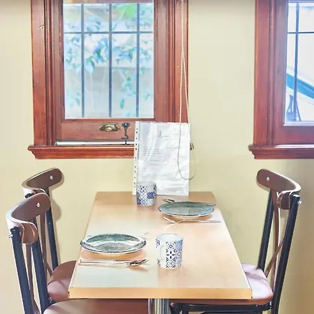 Cozy With A Private Garden, Full Flat * Stambuł